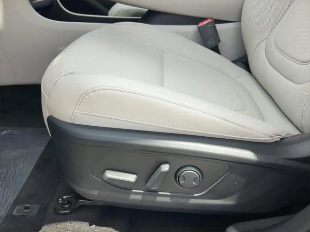new 2025 Hyundai TUCSON Hybrid car, priced at $36,659