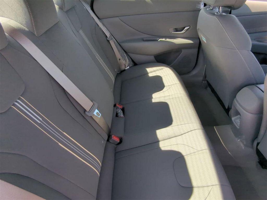 new 2025 Hyundai Elantra car