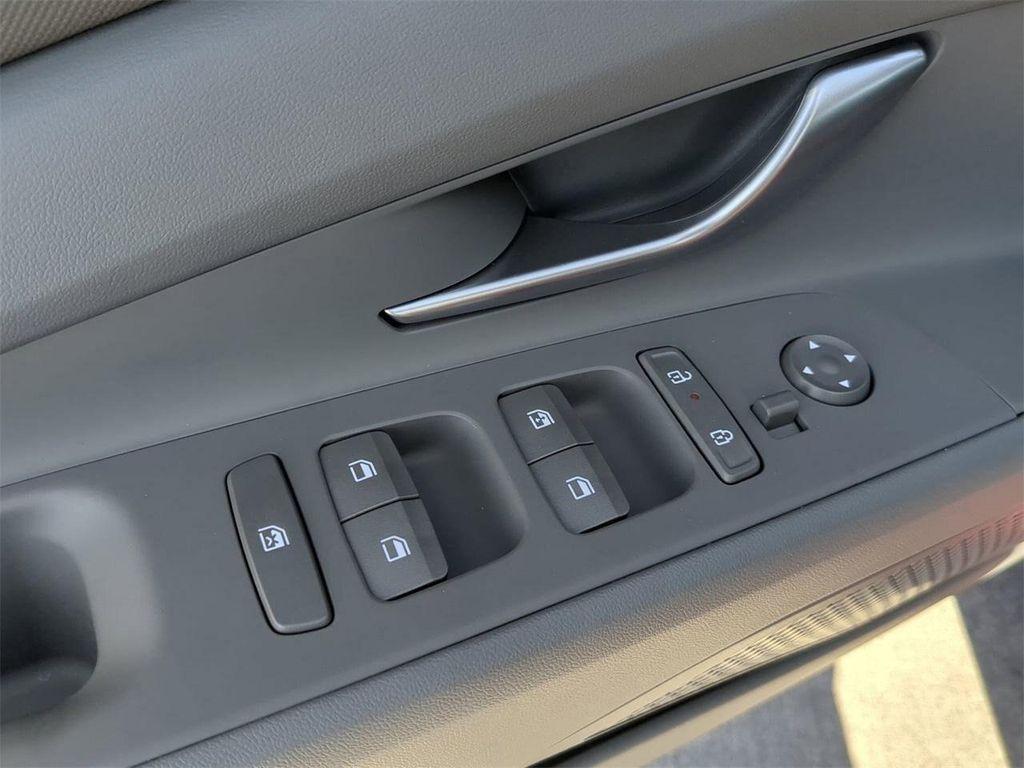 new 2025 Hyundai Elantra car