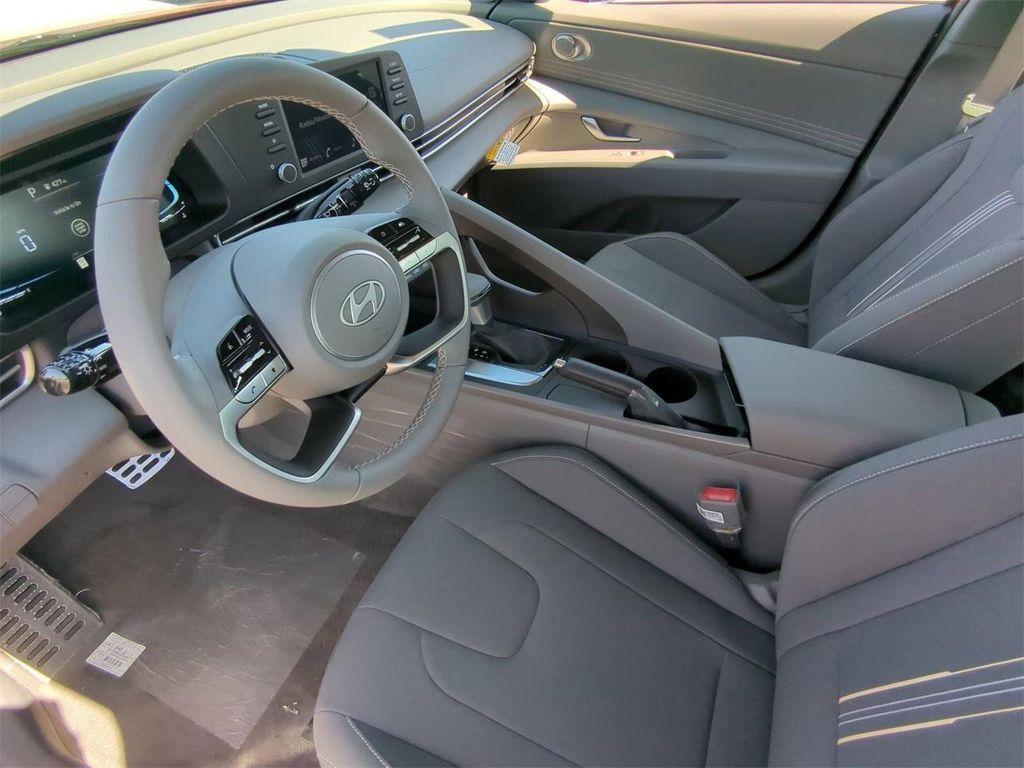 new 2025 Hyundai Elantra car