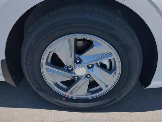 new 2025 Hyundai Elantra car, priced at $22,718