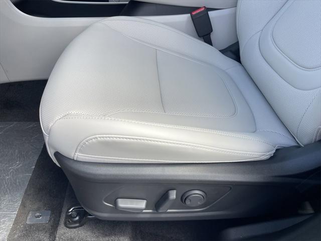 new 2025 Hyundai TUCSON Hybrid car, priced at $36,438