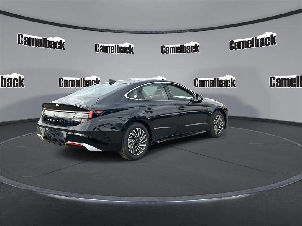 new 2025 Hyundai Sonata Hybrid car, priced at $34,679