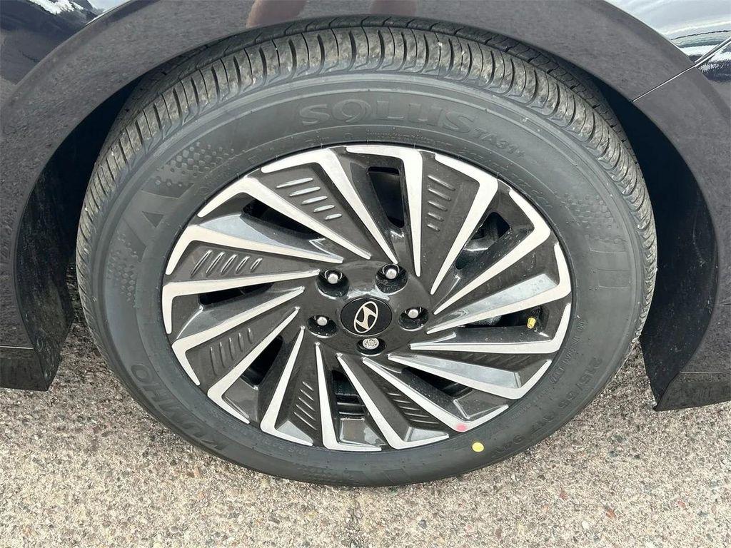 new 2025 Hyundai Sonata Hybrid car, priced at $34,679