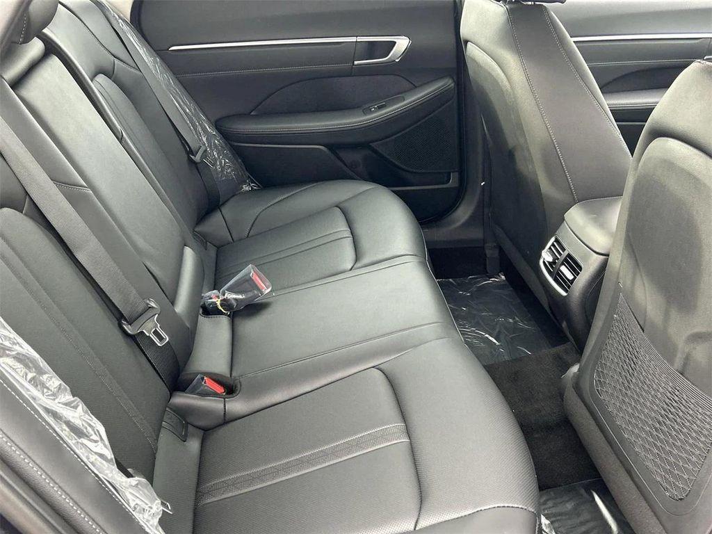 new 2025 Hyundai Sonata Hybrid car, priced at $36,679