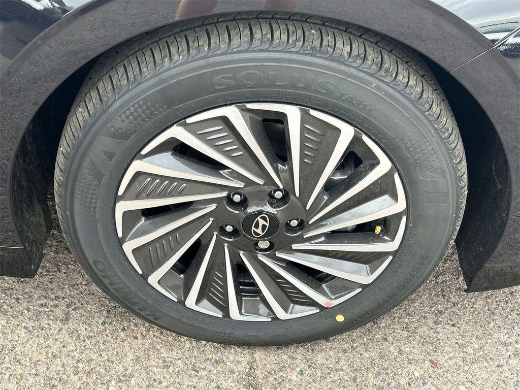 new 2025 Hyundai Sonata Hybrid car, priced at $36,679