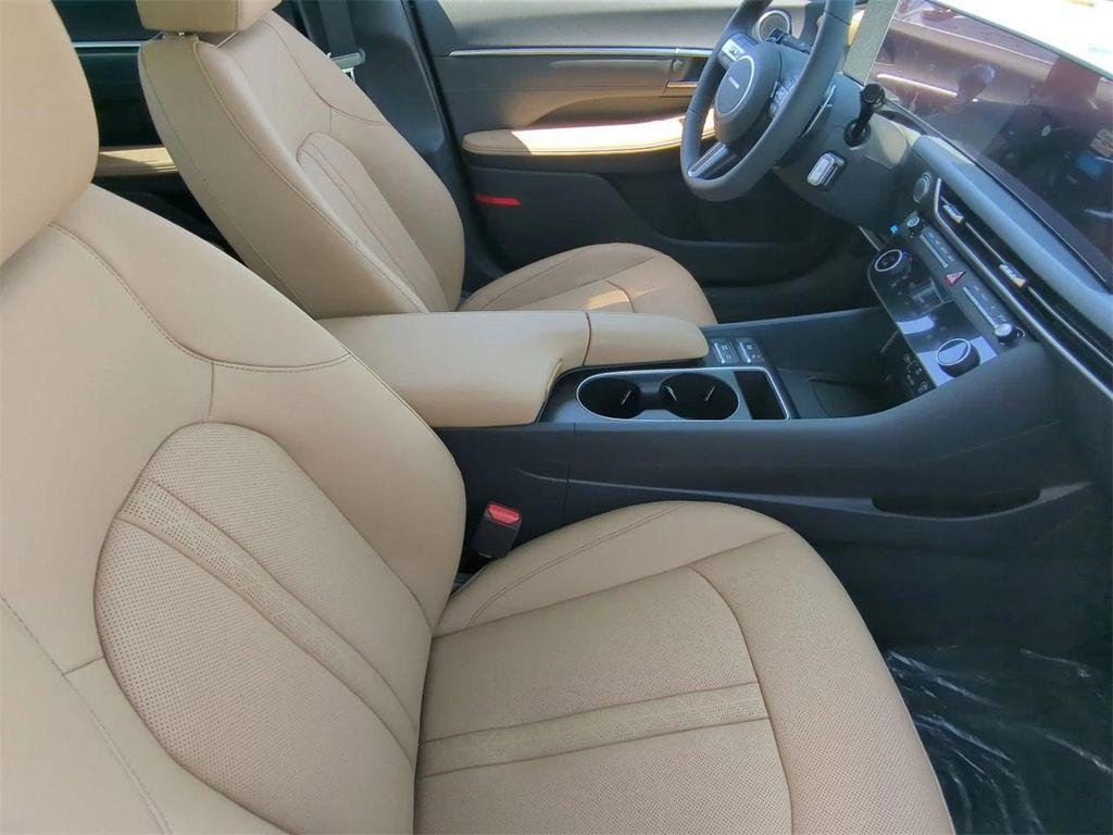 new 2025 Hyundai Sonata Hybrid car, priced at $35,121