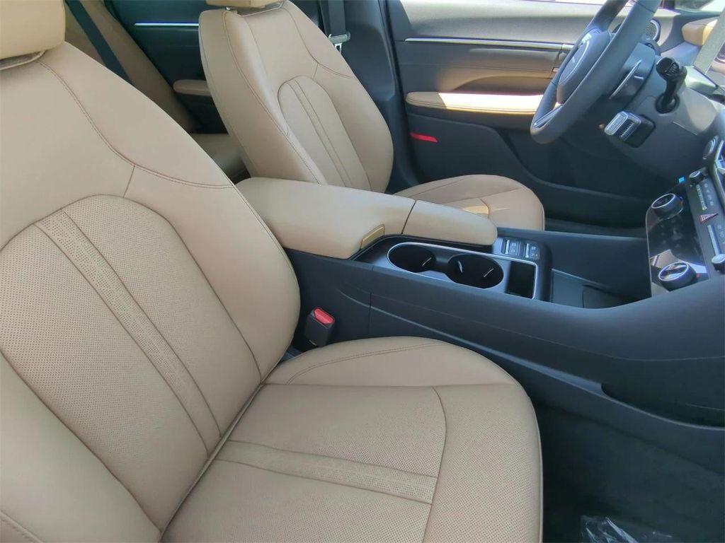 new 2025 Hyundai Sonata Hybrid car, priced at $35,121