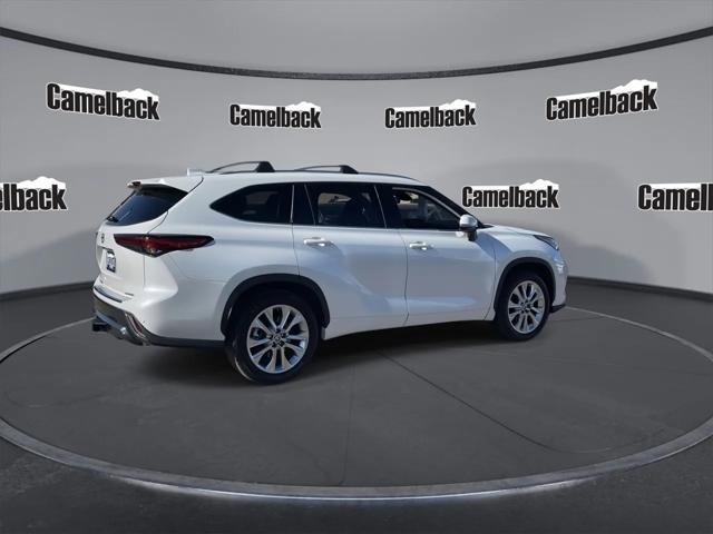 used 2022 Toyota Highlander car, priced at $37,477