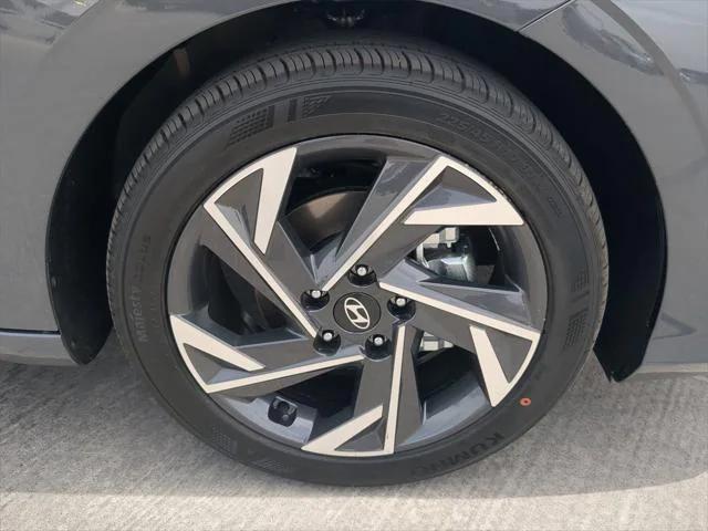 new 2025 Hyundai Elantra car, priced at $23,080