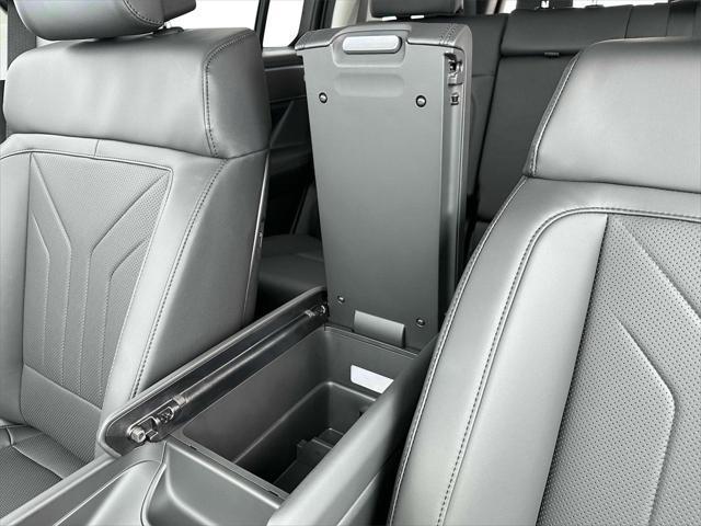 new 2025 Hyundai Santa Fe car, priced at $37,157