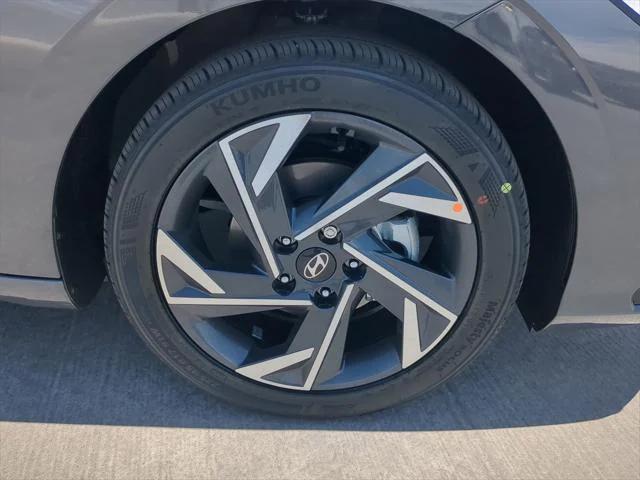 new 2025 Hyundai Elantra car, priced at $23,202