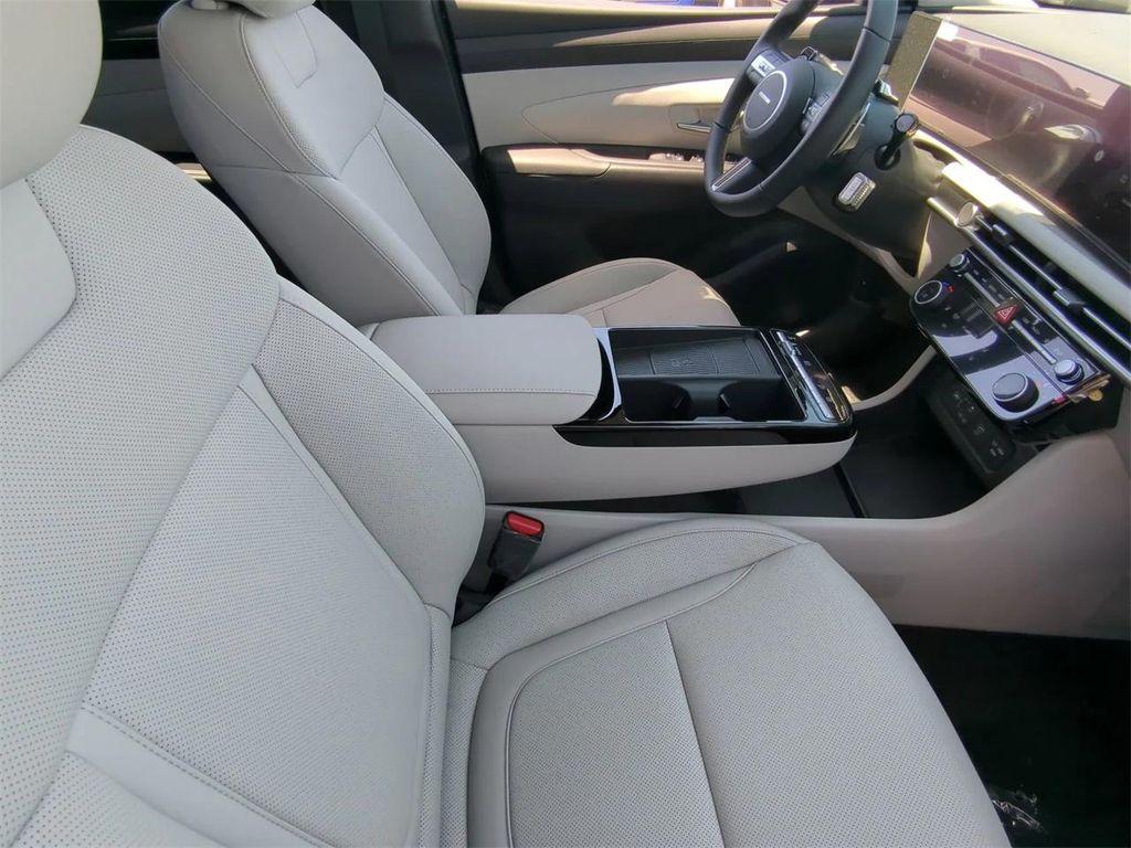 new 2025 Hyundai TUCSON Hybrid car, priced at $33,020