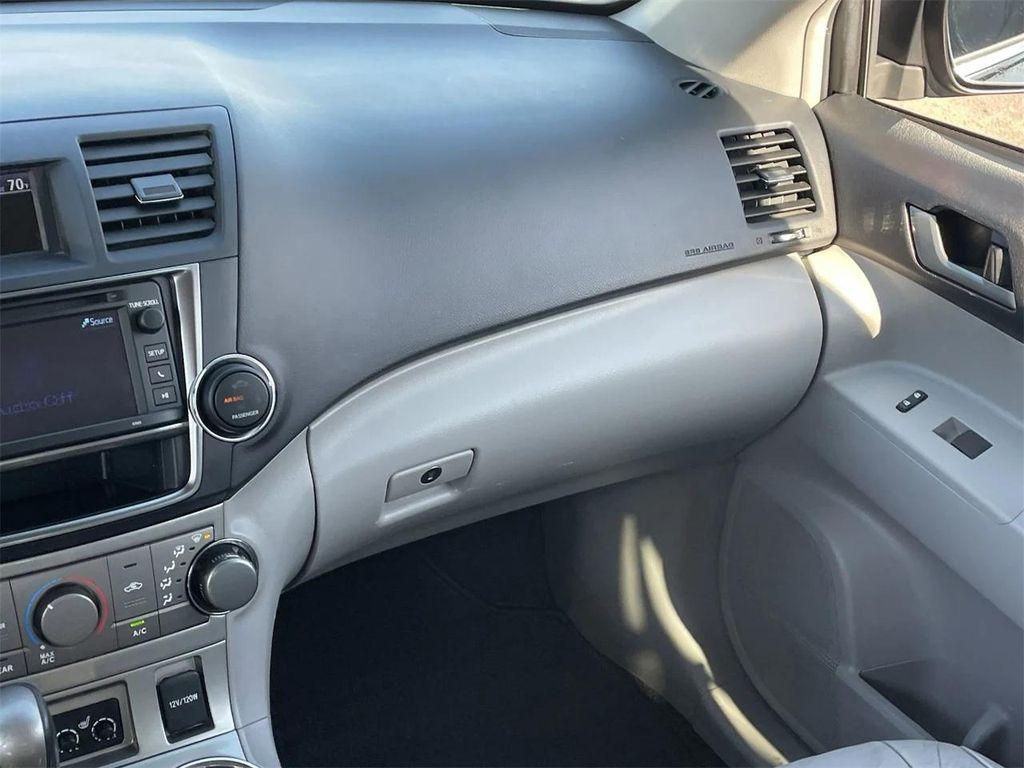 used 2013 Toyota Highlander car, priced at $15,122