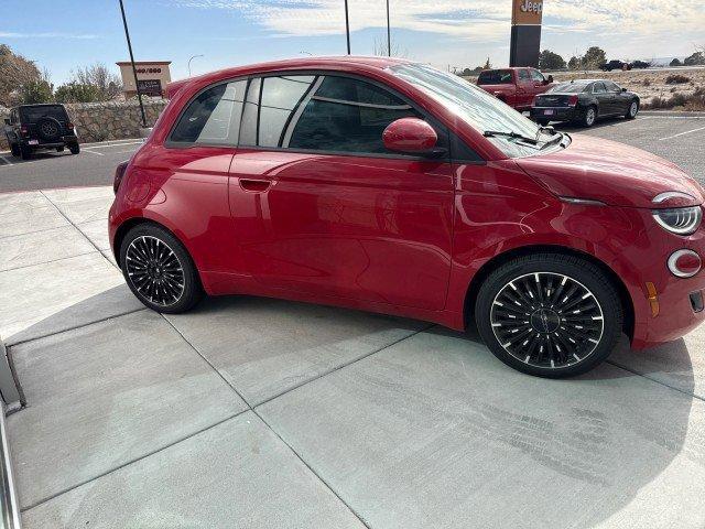 new 2024 FIAT 500e car, priced at $34,095