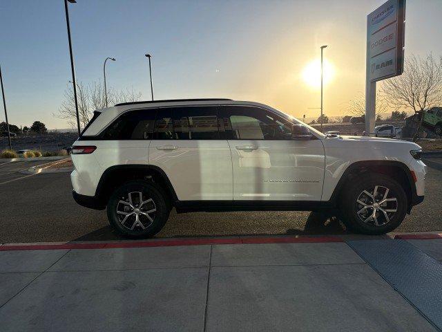 new 2025 Jeep Grand Cherokee car, priced at $44,195