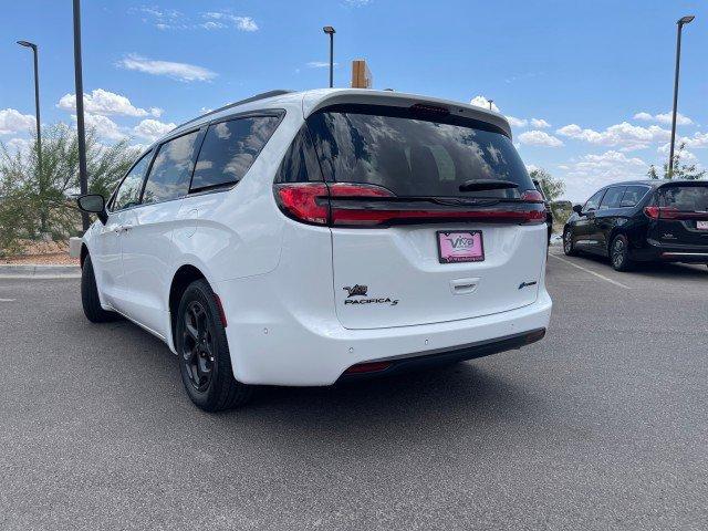 new 2024 Chrysler Pacifica Hybrid car, priced at $50,955