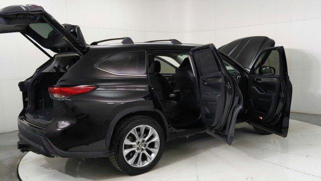 used 2020 Toyota Highlander Hybrid car, priced at $34,991