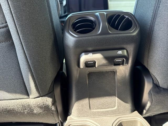 new 2025 Jeep Gladiator car, priced at $48,077