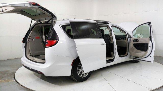 used 2021 Chrysler Pacifica car, priced at $24,391