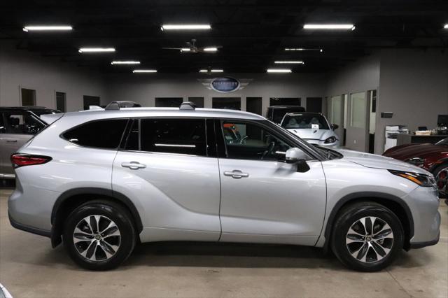 used 2022 Toyota Highlander car, priced at $31,990