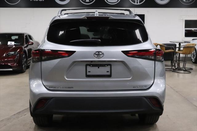 used 2022 Toyota Highlander car, priced at $31,990