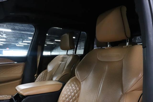 used 2022 Jeep Grand Cherokee car, priced at $39,990