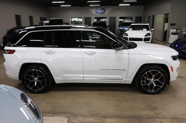 used 2022 Jeep Grand Cherokee car, priced at $39,990