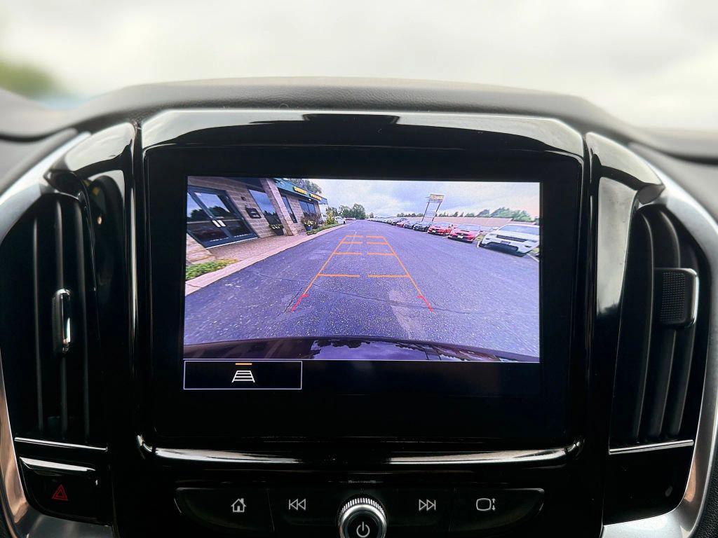 used 2022 Chevrolet Traverse car, priced at $23,497