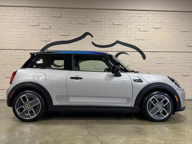 used 2022 MINI Hardtop car, priced at $21,950