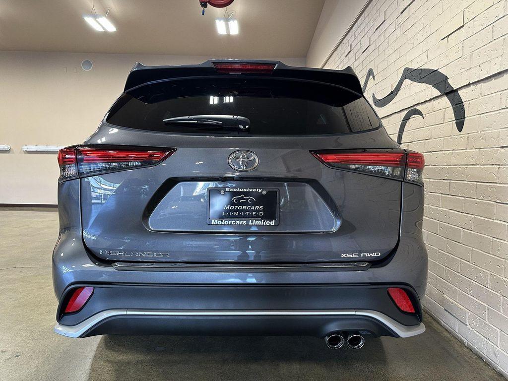 used 2021 Toyota Highlander car, priced at $35,251