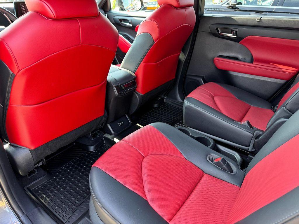 used 2021 Toyota Highlander car, priced at $35,251