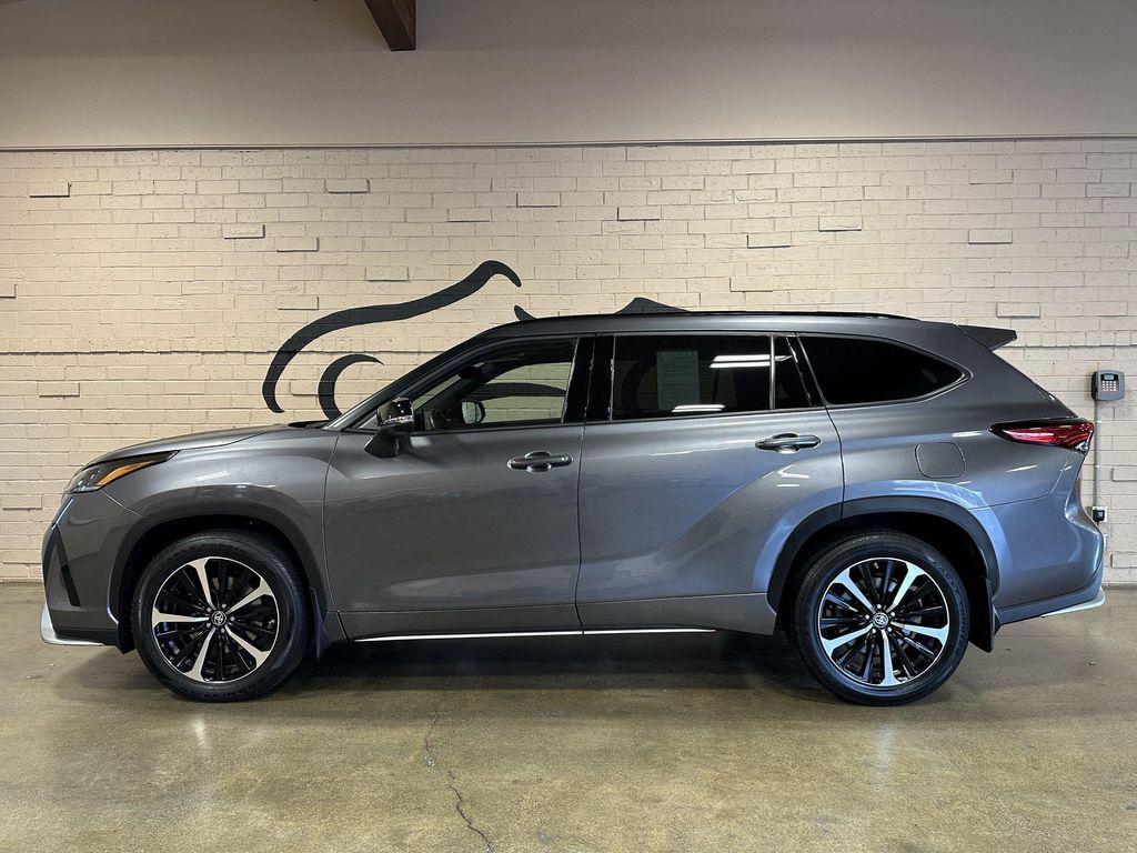 used 2021 Toyota Highlander car, priced at $35,251