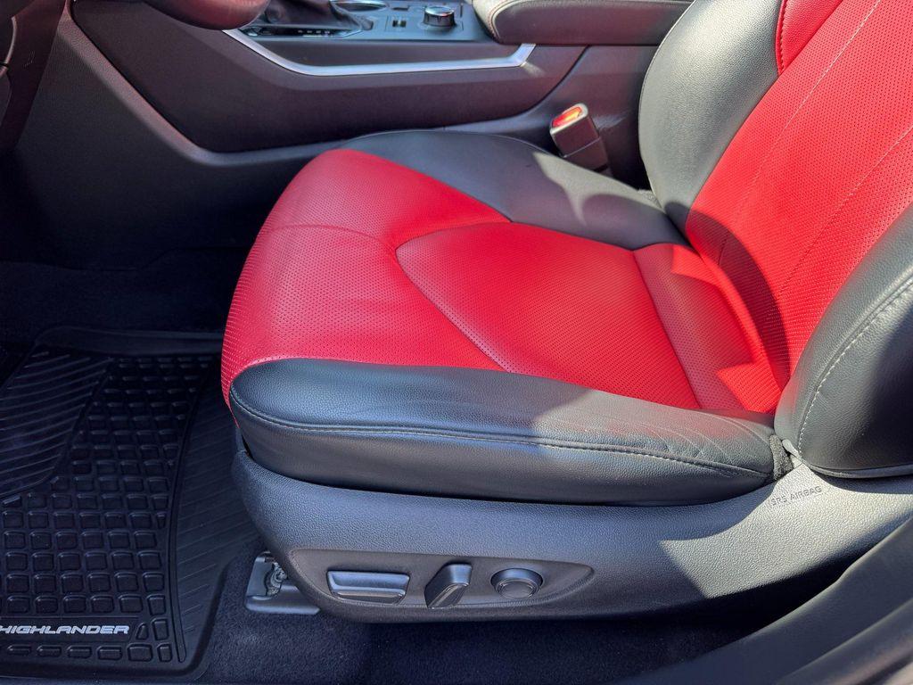 used 2021 Toyota Highlander car, priced at $35,251