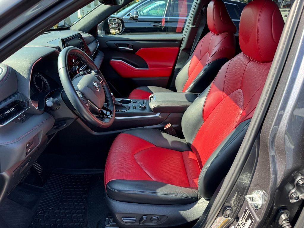 used 2021 Toyota Highlander car, priced at $35,251