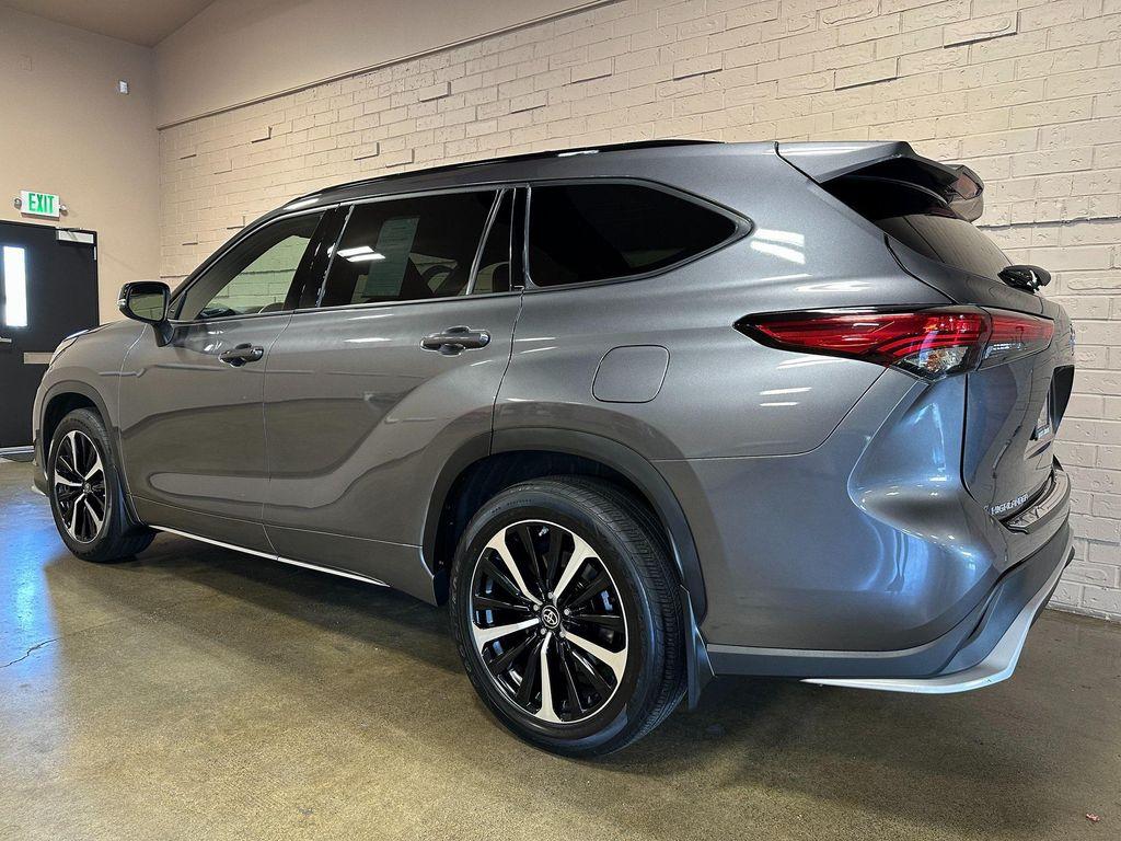 used 2021 Toyota Highlander car, priced at $35,251