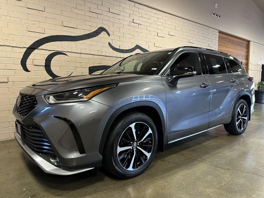 used 2021 Toyota Highlander car, priced at $35,251