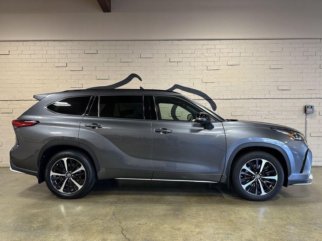used 2021 Toyota Highlander car, priced at $35,251