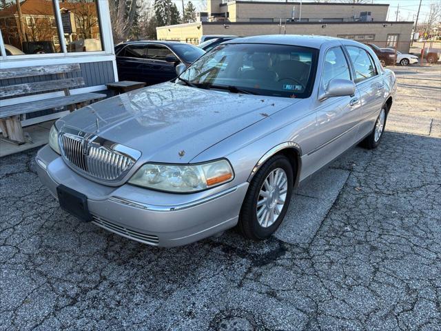 used 2004 Lincoln Town Car car, priced at $5,999