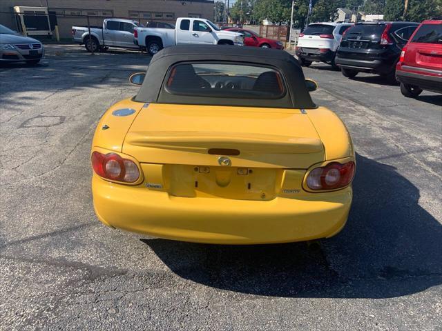 used 2002 Mazda MX-5 Miata car, priced at $8,495