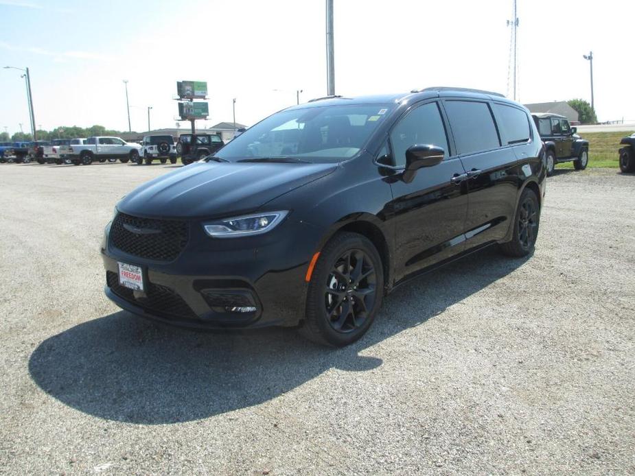 new 2024 Chrysler Pacifica car, priced at $45,500