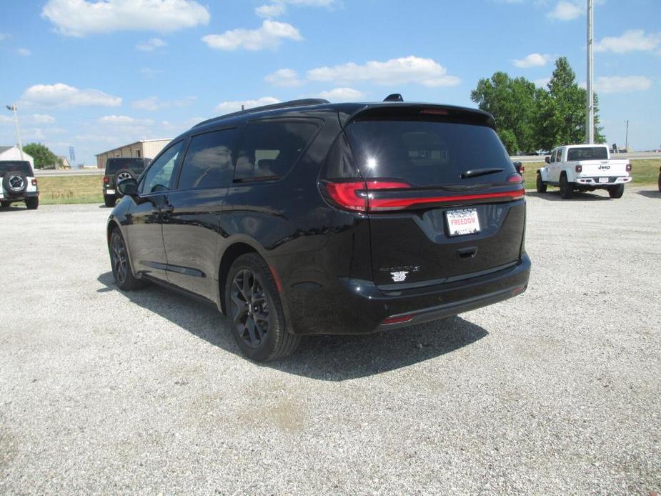 new 2024 Chrysler Pacifica car, priced at $45,500