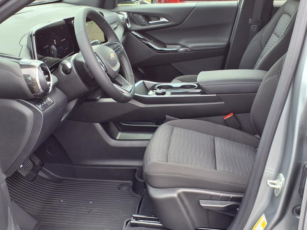 new 2026 Chevrolet Equinox car, priced at $32,260
