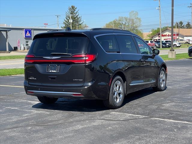 used 2022 Chrysler Pacifica car, priced at $27,396