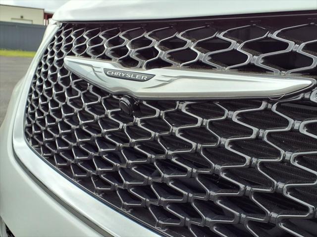 used 2023 Chrysler Pacifica car, priced at $26,998