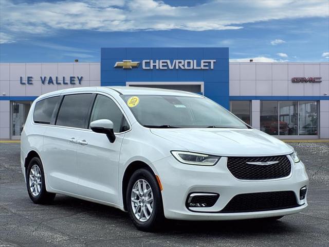 used 2023 Chrysler Pacifica car, priced at $26,998