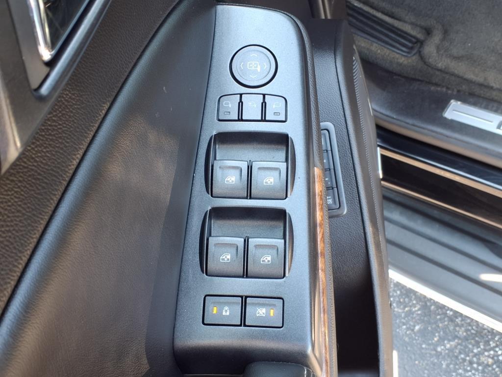 used 2015 Chevrolet Suburban car, priced at $21,998