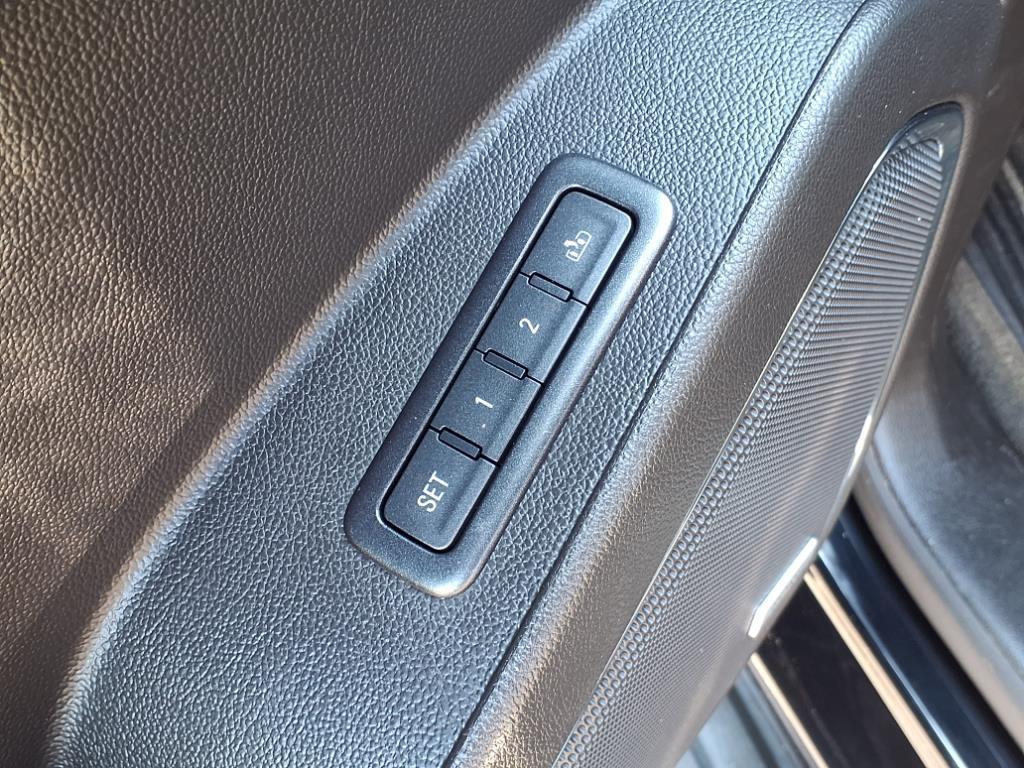 used 2015 Chevrolet Suburban car, priced at $21,998