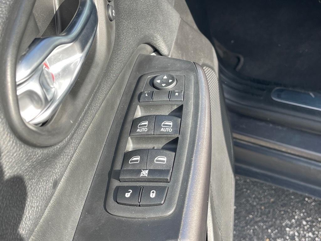 used 2020 Jeep Cherokee car, priced at $19,595