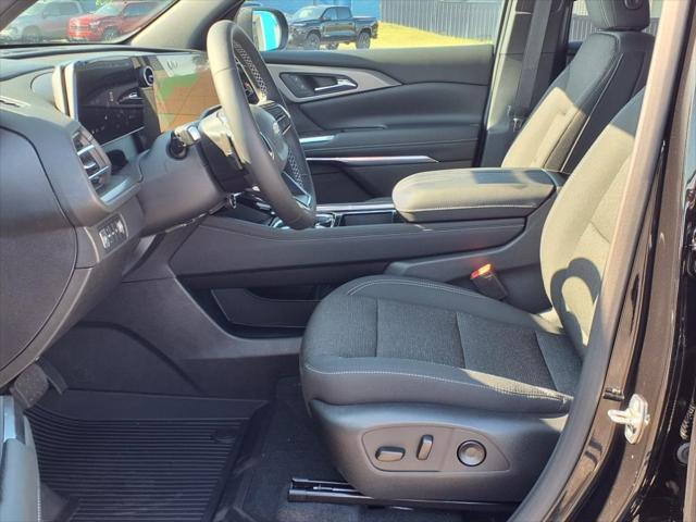 new 2025 Chevrolet Traverse car, priced at $45,060